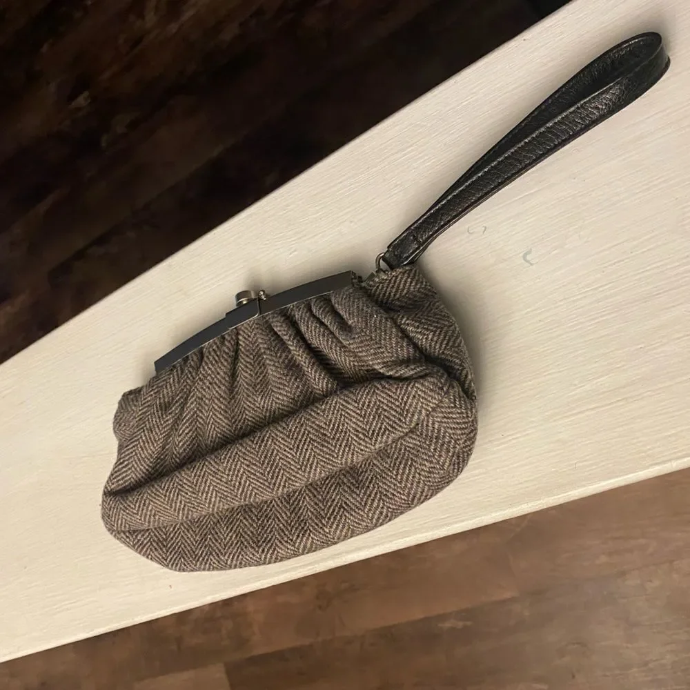 Kenneth Cole Woman’s Wristlet, tweed and beaded!